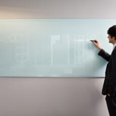 Whiteboard van gehard glas, schrijven op glas.